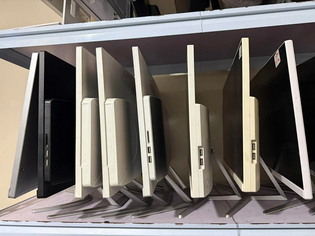 24 inches All in One PC (Category: Desktops) located in Manila. Submitted by happyearth.953a15 (Listing ID 1435278405, Image 3). Description: 24 inches All in One PC I5 6th gen Intel UHD Graphics 530 16gb ram 256gb ssd Windows 11 pro OS Ms office installed Free mouse and keyboard 💸💸 9,000 Location: San Andres bukid manila Pick up or deliver cod.