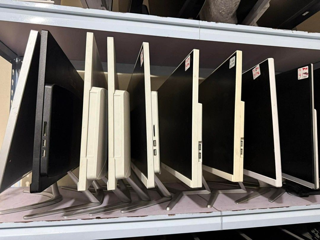 24 inches All in One PC (Category: Desktops) located in Manila. Submitted by happyearth.953a15 (Listing ID 1435278405, Image 2). Description: 24 inches All in One PC I5 6th gen Intel UHD Graphics 530 16gb ram 256gb ssd Windows 11 pro OS Ms office installed Free mouse and keyboard 💸💸 9,000 Location: San Andres bukid manila Pick up or deliver cod.