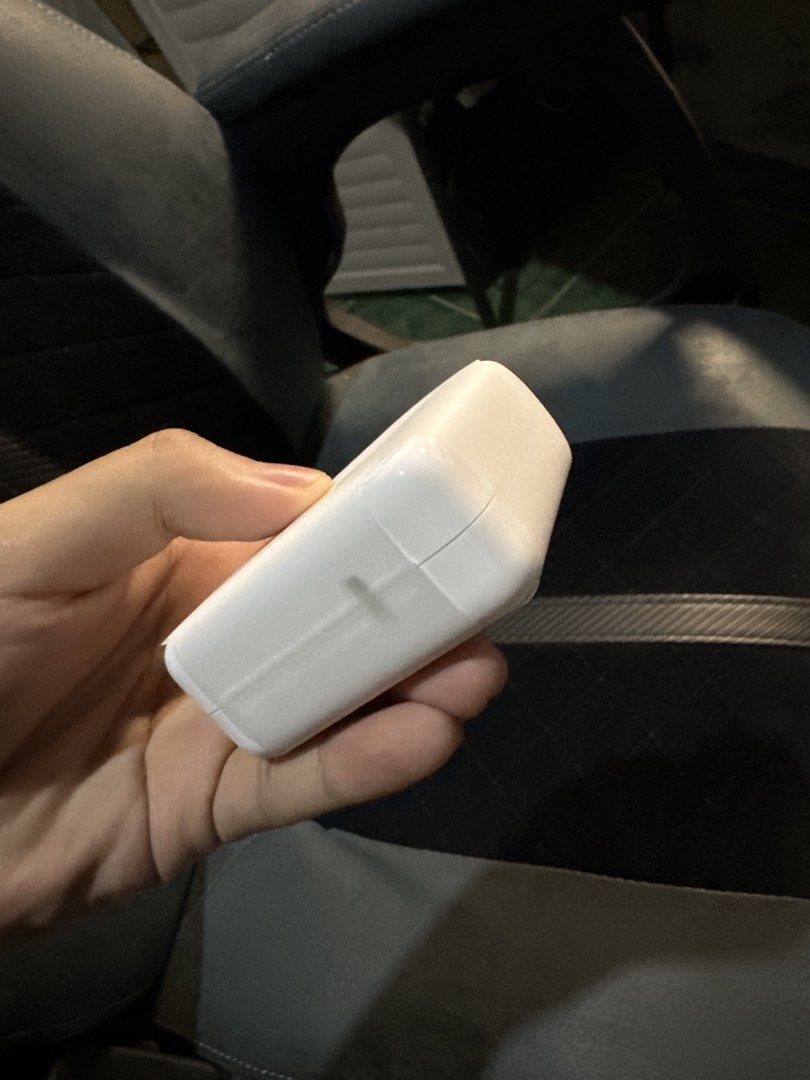 70W USB-C Power Adapter (Category: Chargers & Cables) located in Mangaldan. Submitted by batrinabryan13 (Listing ID 1435297627, Image 2). Description: - Fresh from macbook pro m5 - Unused.