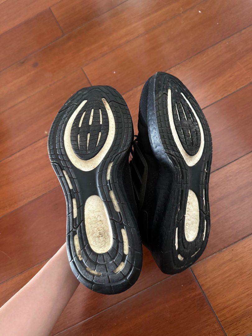 Adidas Pureboost 22 Running Shoes (Category: Sneakers) located in Quezon City. Submitted by thriftables (Listing ID 1435233002, Image 3). Description: Used like 2x tbh. Not my size! US Size 6.5 Women’s.