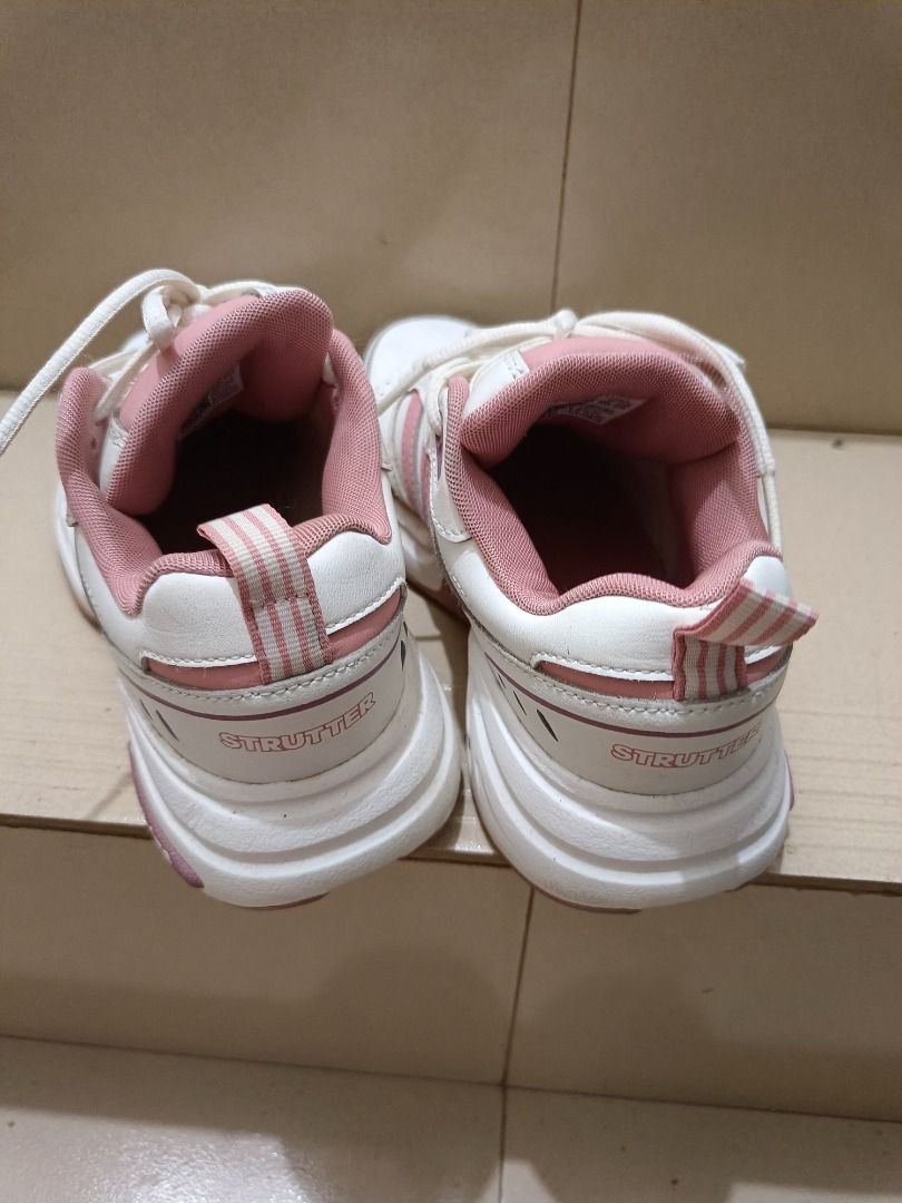 Adidas Strutter Shoes (Category: Sneakers) located in Mandaluyong City. Submitted by mskitty_02 (Listing ID 1435201318, Image 2). Description: US 6.5 23.5 Original.