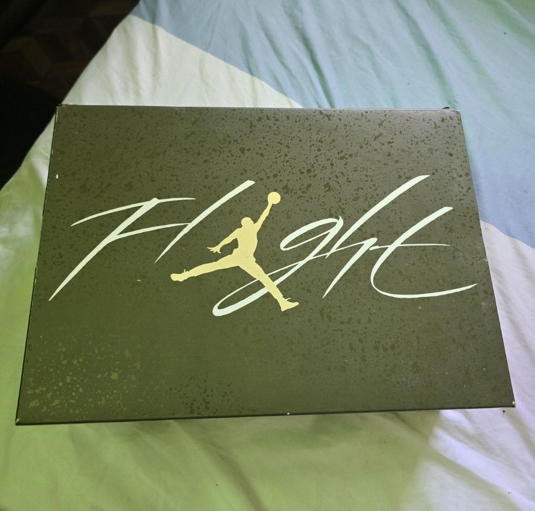 Air Jordan 4 Retro SE Craft (Category: Sneakers) located in Quezon City. Submitted by jb0516 (Listing ID 1435193842, Image 1). Description: - Air Jordan 4 Retro SE Craft - Colorway: Medium Olive/Pale Vanilla - Size: 8 US - Includes original box - Made in Vietnam - Features Jumpman logo - Unique olive green and black color scheme - Box features "Flight" logo.