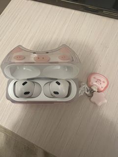 Air pods 2449895665249832960