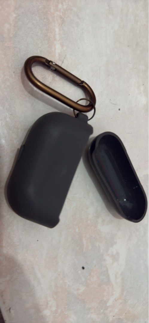 Airpods Pro 1 ELAGO Case (Category: Headphones & Headsets) located in Cainta. Submitted by hannaisdecluttering (Listing ID 1435273026, Image 2). Description: .