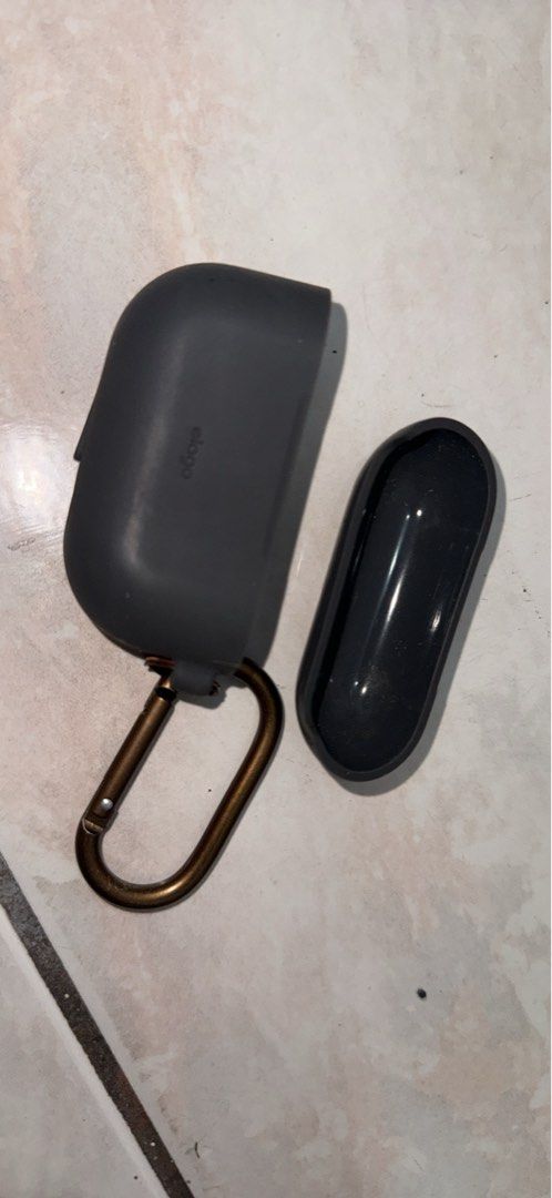Airpods Pro 1 ELAGO Case (Category: Headphones & Headsets) located in Cainta. Submitted by hannaisdecluttering (Listing ID 1435273026, Image 1). Description: .