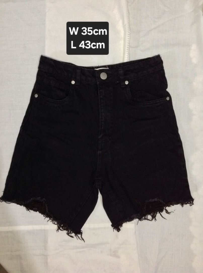 Shorts for SALE!!! (Category: Shorts) located in Muntinlupa City. Submitted by sellthingsph_ (Listing ID 1435216138, Image 2). Description: All were lightly used. Sizes indicated in the photos. DENIM SHORT 1 - P145 BENCH DARK GREEN SHORTS - P145 ACID WASH SHORTS - P100 LIGHT DENIM SHORTS - P100.