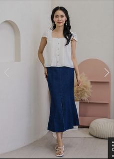 (Category: ) located in . Submitted by clothes_deal (Listing ID 1435326229, Image 1). Description: .