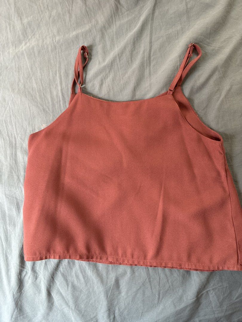 Brown top (Category: Blouses) located in Singapore. Submitted by chewpohwan (Listing ID 1435234058, Image 2). Description: .