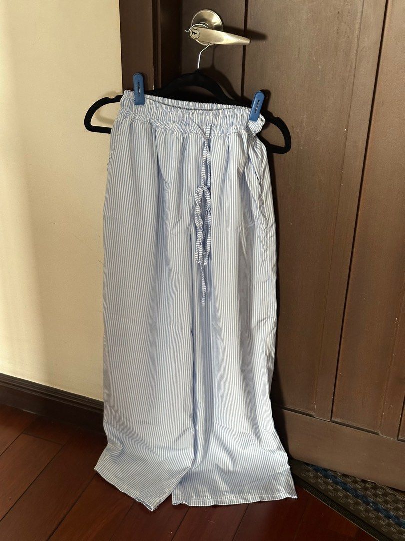 Calem Club Beach Striped Pants (Category: Jeans) located in Quezon City. Submitted by thriftables (Listing ID 1435241176, Image 1). Description: .