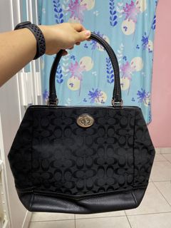 (Category: ) located in . Submitted by junelleee (Listing ID 1435313891, Image 1). Description: .