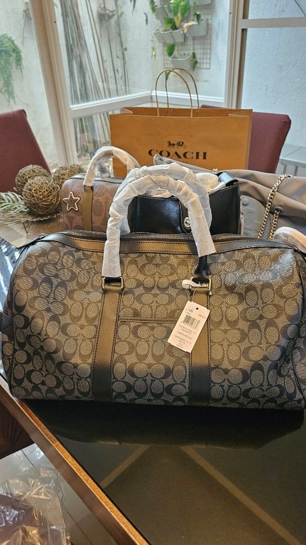 Coach Venturer travel bag (Category: Other Accessories) located in Rizal. Submitted by vanbdc24 (Listing ID 1435308664, Image 2). Description: .