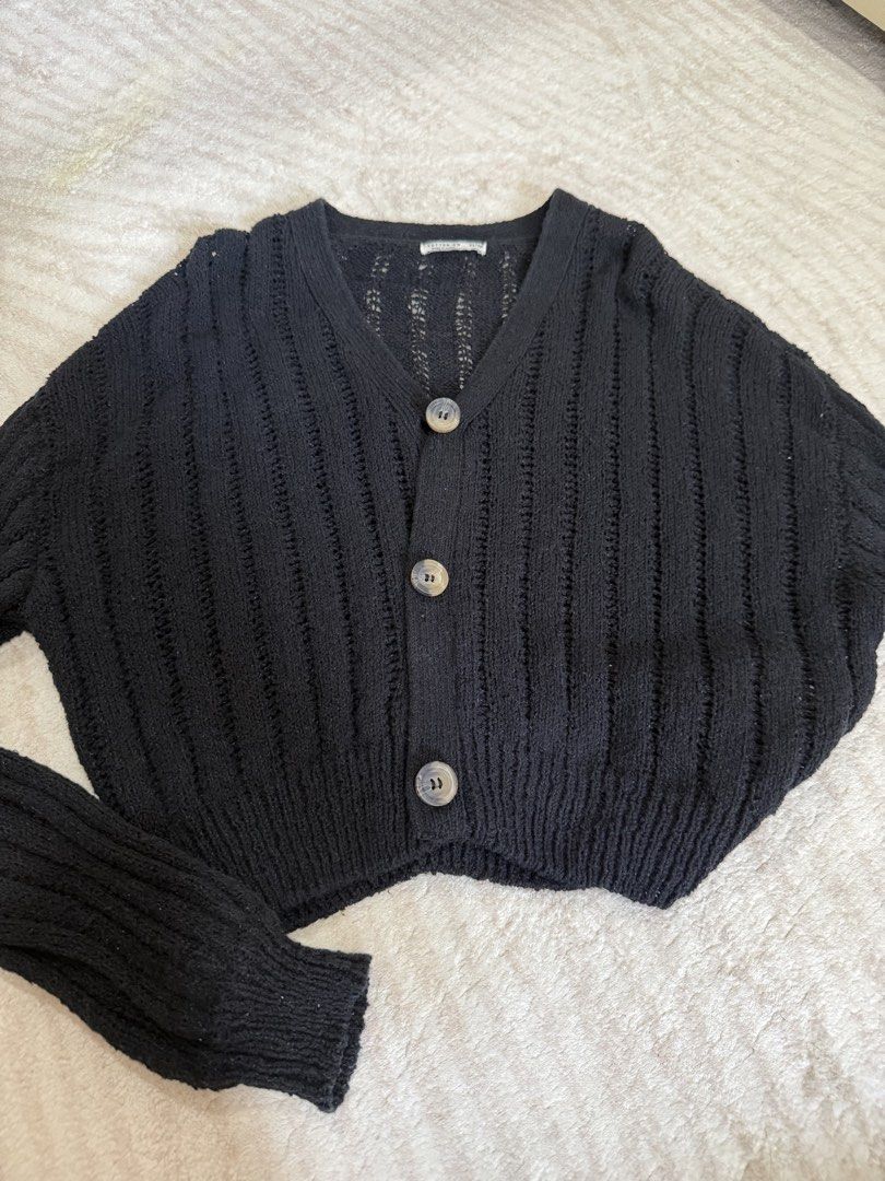 Cotton On Knit Cardigan (Category: Coats, Jackets and Outerwear) located in Quezon City. Submitted by s.cl0set (Listing ID 1435231602, Image 2). Description: .
