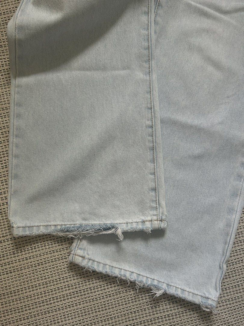 Cotton On Wide Leg Jeans (Category: Jeans) located in Binan City. Submitted by vi422 (Listing ID 1435193270, Image 3). Description: Cotton on Wide leg jeans light blue wash size (on tag): 6 AU, 2 US, 34 EU, 36 BR L: 38.5 in W: 25 in.