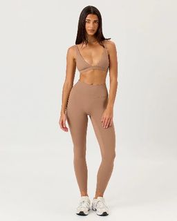 (Category: ) located in . Submitted by clearmywardrobehihi (Listing ID 1435187787, Image 1). Description: .