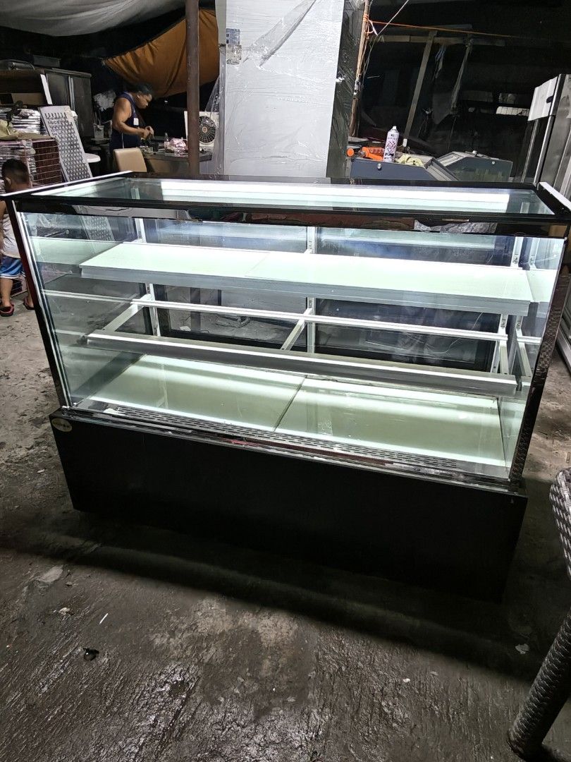 Display Showcase ONLY (NOT CHILLER) (Category: Other Kitchen Appliances) located in Paranaque City. Submitted by cooltree_7b705d (Listing ID 1435195919, Image 2). Description: rush sale display showcase only.