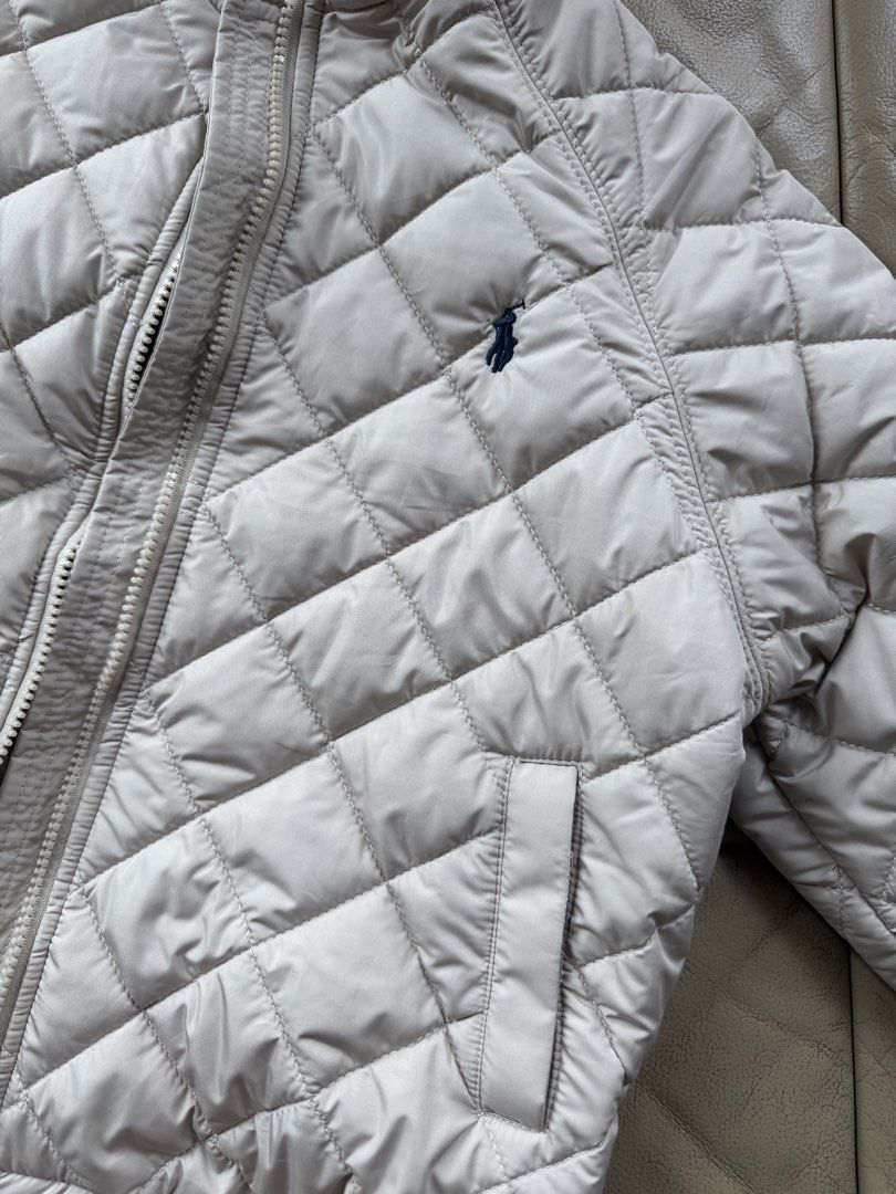 Down Jacket (Category: Babies & Kids Fashion) located in Singapore. Submitted by payasuwish (Listing ID 1435195968, Image 2). Description: For height 150 and below 2 functional pockets Waterproof material.
