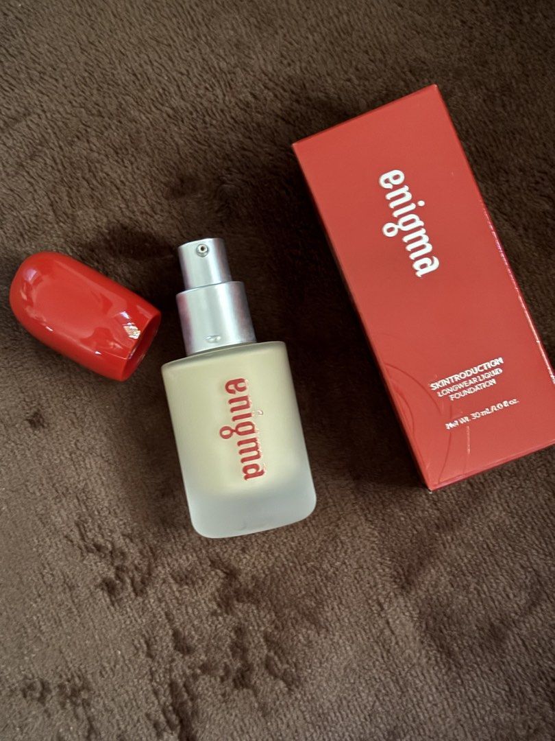 Enigma Skinintroduction Longwear Liquid Foundation (Category: Makeup) located in Batangas. Submitted by misspeachyy (Listing ID 1435216227, Image 2). Description: Enigma Foundation FW02 - IVORY Nagpump lang one time para icheck yung shade, unfortunately, warm siya on my skin. .