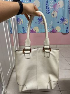 (Category: ) located in . Submitted by junelleee (Listing ID 1435312916, Image 1). Description: .
