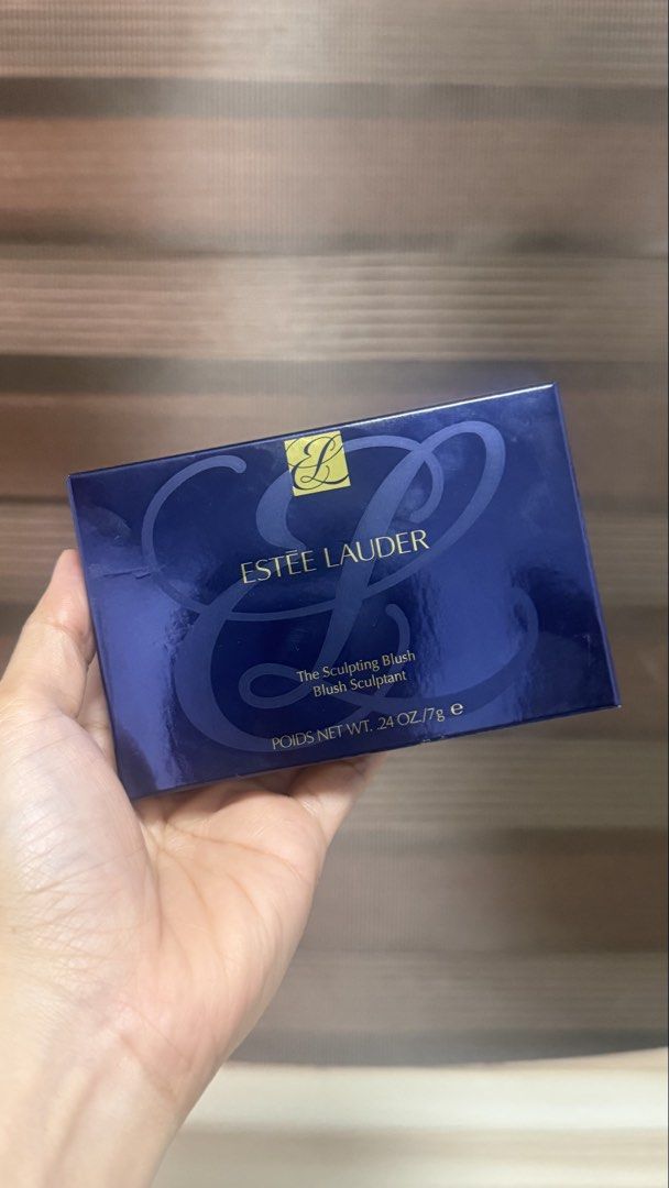 Estee Lauder Blush Make-up 💕 (Category: Makeup) located in Mandaluyong City. Submitted by shoppingmilesph (Listing ID 1435276399, Image 1). Description: 💕 Original and brand new Estee Lauder 💯 💕 Blush color: Untamed Plum 💕 Comes with box.