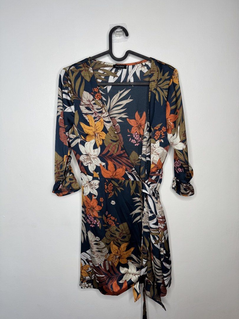 Floral dress (Category: Dresses) located in Bulacan. Submitted by joyboy0308 (Listing ID 1435326386, Image 1). Description: .