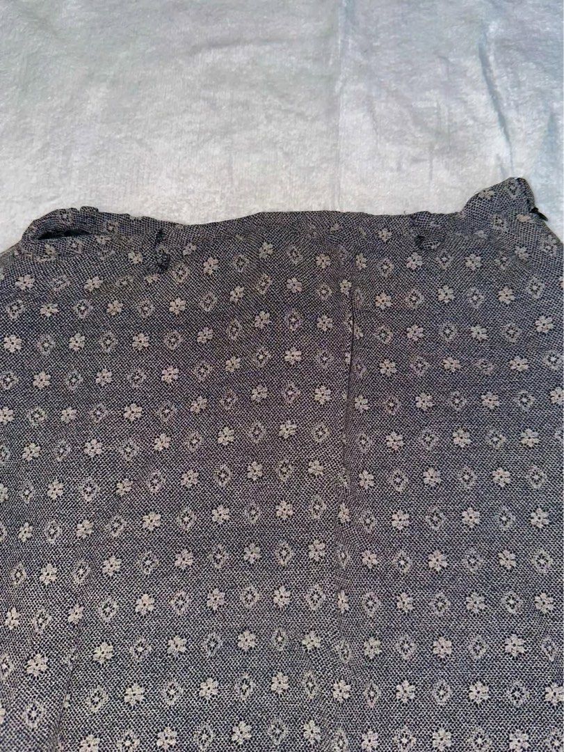floral grey long skirt (Category: Skirts) located in Las Pinas. Submitted by cccurations (Listing ID 1435294537, Image 3). Description: 💐🌞🌸⛱️spring/summer collection is out on our ig @cccurations🌺🏝️🌷🌊 🔖 floral grey long skirt 🪡 brand: zan zara 🪡 waist: 26” garterized 🪡 length: 32” 🔖 ₱250 🔖 comment “mine” to get the item! 🔖 comment “next” if you’re willing to get the item when the first miner failed to send their order form or settle