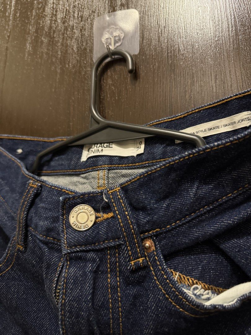 Garage Denim Jorts (Category: Shorts) located in Taguig. Submitted by 77dbae (Listing ID 1435236721, Image 3). Description: Garage Denim Jorts - size 0/24 on tag rfs: decluttering.
