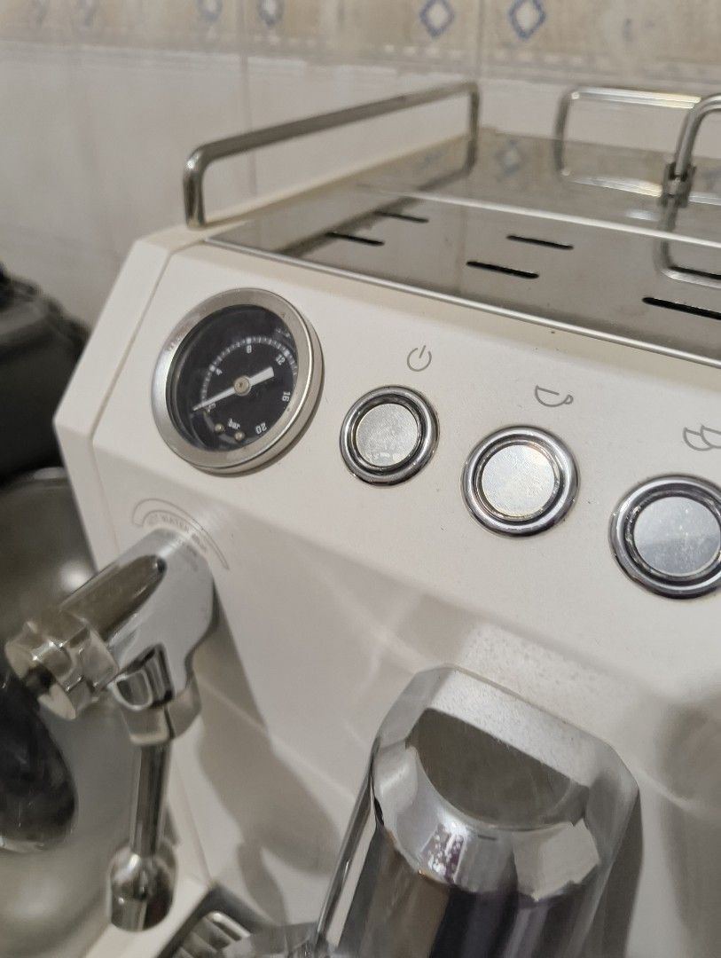 Gemilai 3145 w/ grinder (Category: Coffee & Tea Tableware) located in Las Pinas. Submitted by jmmac86574 (Listing ID 1435250482, Image 3). Description: gemilai. used for 6months on a cafe. good working condition (just a small issue on screen) but everything else function at it should with grinder (coffee bur cover missing)l can easily be replaced) with portafilter negotiable pickup only san pablo city.
