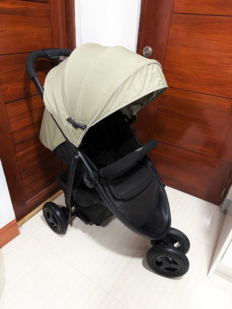 Graco CityTrek Premium Stroller (Category: Strollers) located in Calamba. Submitted by tinywishshop (Listing ID 1435232782, Image 1). Description: ➡️FEATURES & BENEFITS *3-wheel type with small rotation The 3 wheels can be rotated in a small manner. Double front wheels for a stable ride. *Can also store a shopping basket Large basket with a large capacity of 10.9 gal (33.3 L) (*There is plenty of room for all your things you need to go out. In ad