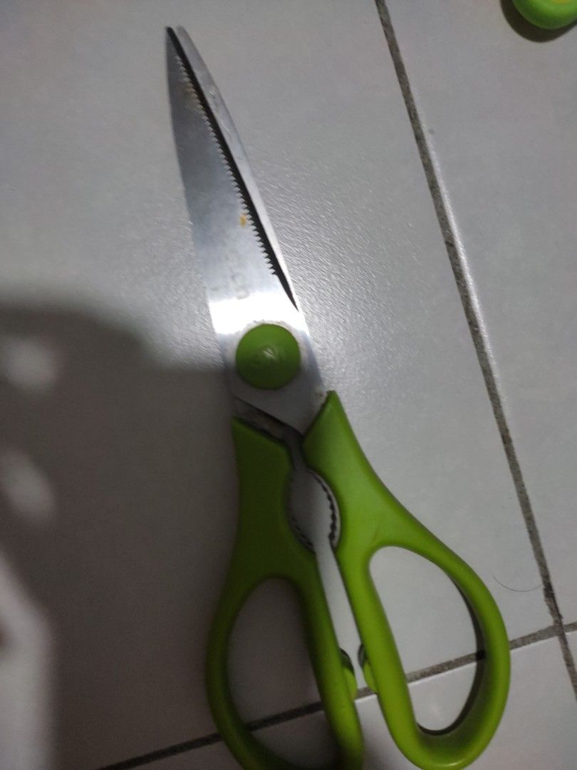 Green Kitchen Scissors441384768195143680