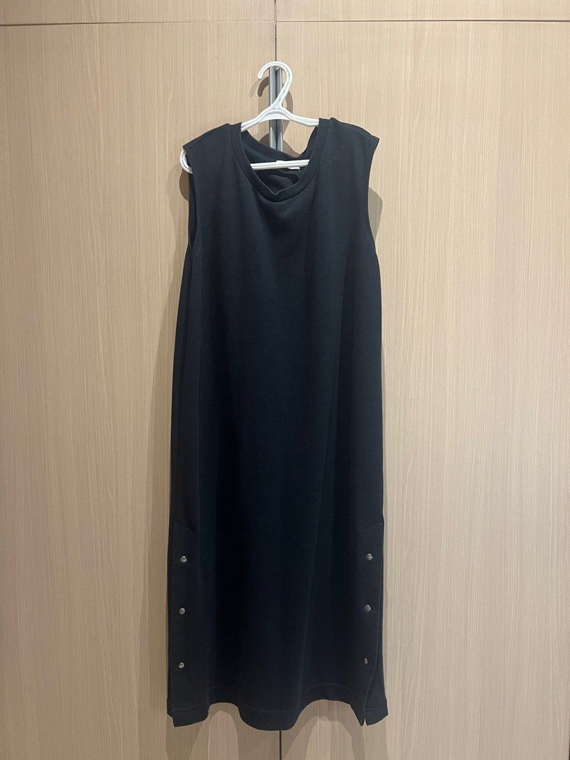 GU Black Midi Dress - S (Category: Dresses) located in Angeles City. Submitted by mkp125 (Listing ID 1435178700, Image 1). Description: - payment via gcash/bpi - sf c/o buyer at P70-90.