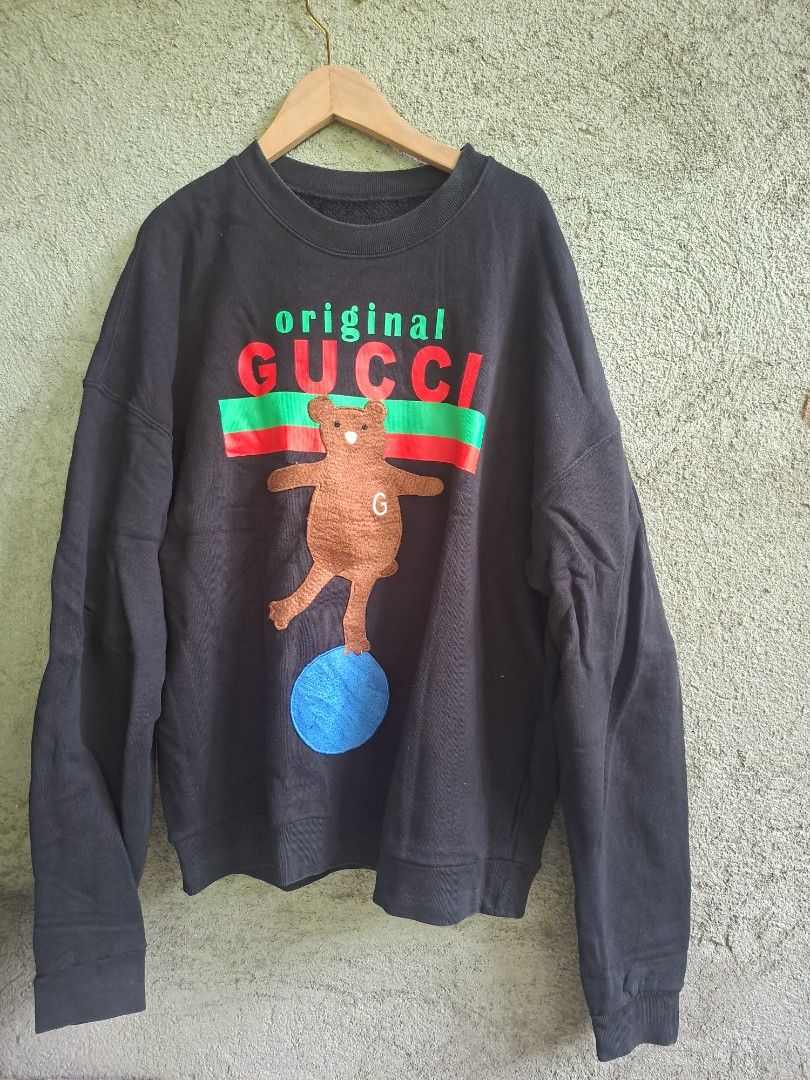 Gucci carpeted design sweater jackets (Category: Activewear) located in Tuburan. Submitted by kimoii (Listing ID 1435182089, Image 1). Description: size:24W×26.5L boxtype issue: No Tagas excellent condition heavy weight..