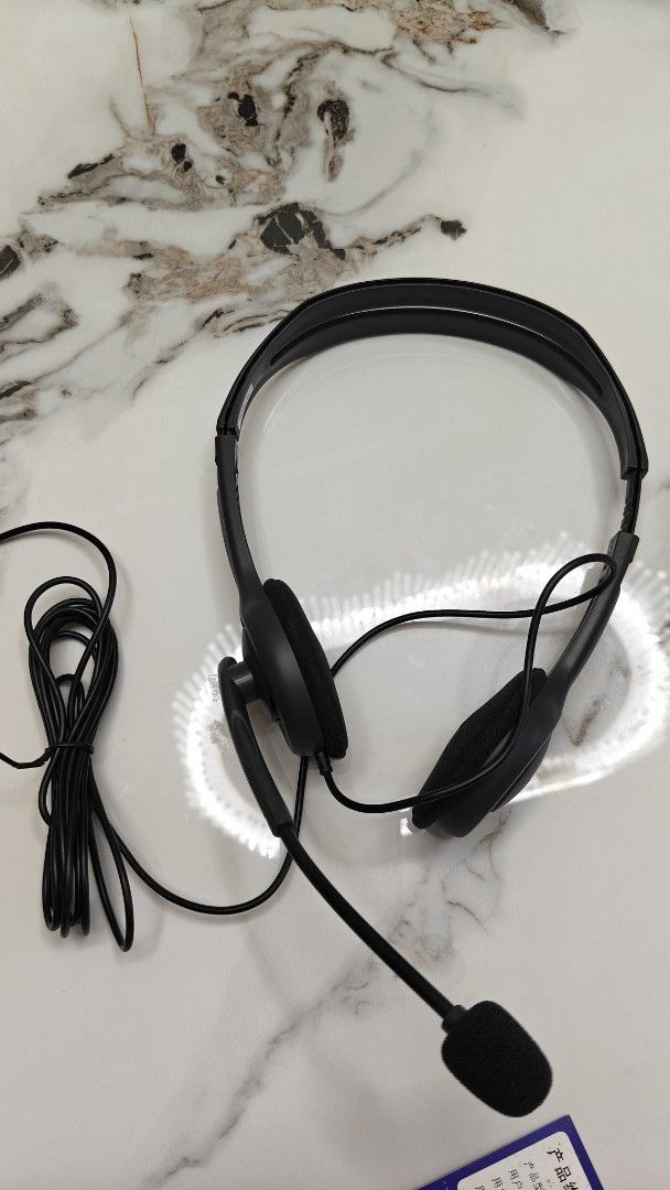Headset442185525935493120