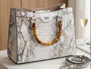 (Category: ) located in . Submitted by theartistthrift (Listing ID 1435284569, Image 1). Description: .