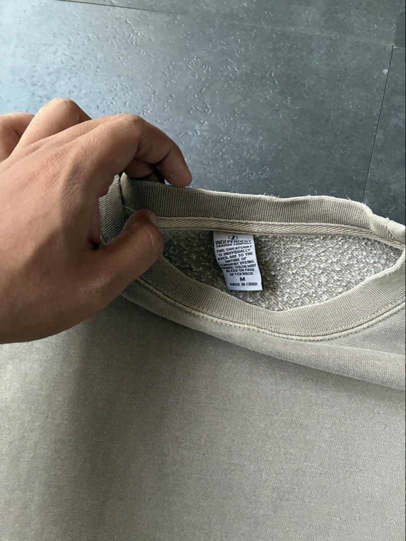 Independent Beige Sand Blank Sweatshirt (Category: Coats, Jackets and Outerwear) located in Cabuyao City. Submitted by hesovint. (Listing ID 1435258210, Image 3). Description: IG: heso.vint Flaw: signs of use Fits: XL width: 23 length: 29 sleeve (pit to cuff): 22 +sf.