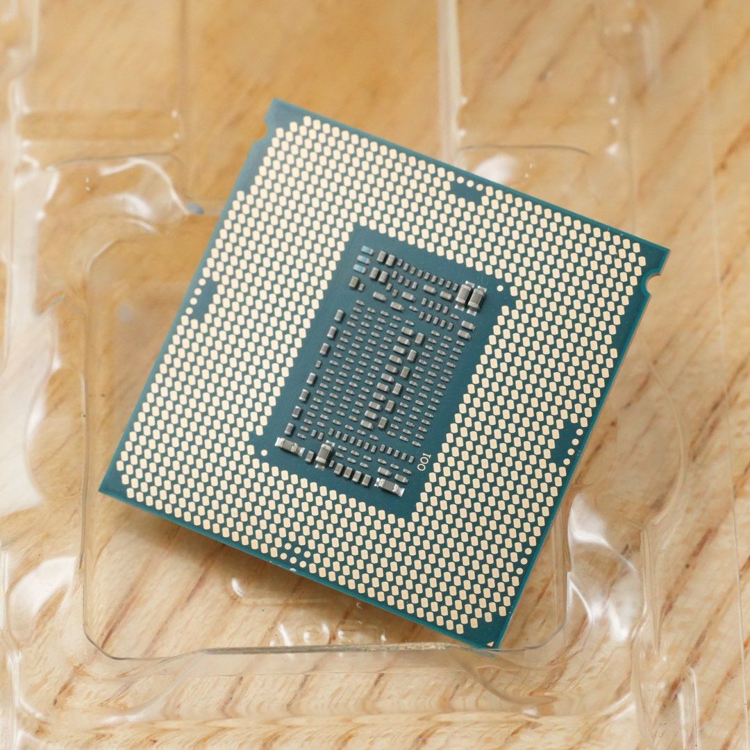 Intel I5-8500441070646586910721