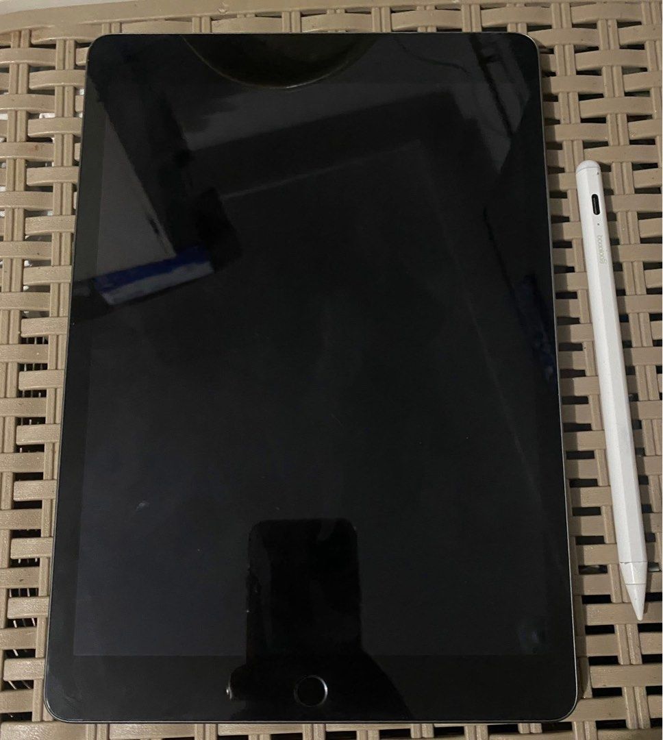 iPad 9th Gen + Goojodoq Pencil (Category: iPad) located in Apalit. Submitted by navillyara (Listing ID 1435325441, Image 1). Description: - iPad 9th Gen included. - Comes with a Goojodoq Pencil (minor scratches but 100% working). - 64GB storage capacity. - Bought last 2024. 9/10 condition. Smooth pa rin gamitin. - Mainly used for note-taking and watching videos (Netflix/YouTube). RFS: Need funds..