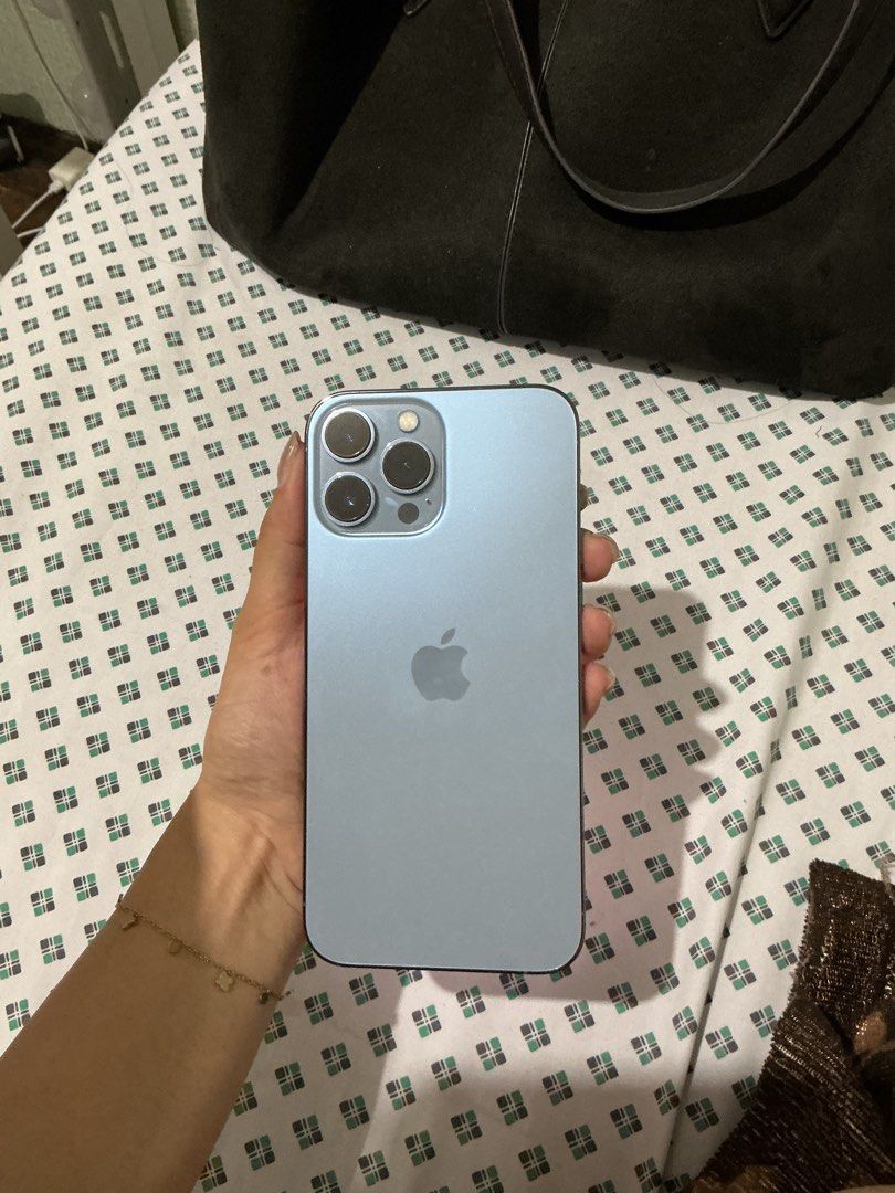 IPHONE 13 PRO MAX | 256 gb (Category: iPhone 11 Series) located in San Pedro. Submitted by sneaax (Listing ID 1435318081, Image 1). Description: Selling my Iphone 13pm, 256gb (Color blue!) Please buy it na super mura na nito for 256gb! No gasgas, super kinis pa din! Lady-owned. No issue! Super kunat pa din ng battery & all is still working! & definitely have the best quality of camera! 🥹 RFS: Will upgrade to 17pm! Preferred meetup: BGC or One Ay