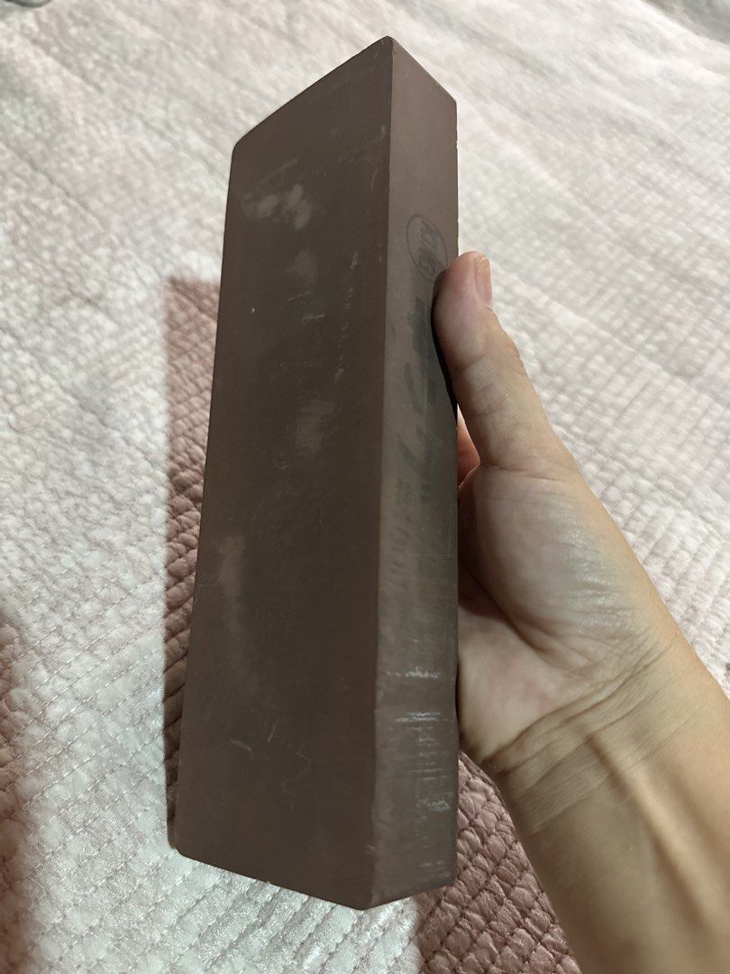 King Deluxe Large Whetstone, Value Pack #1000 (Category: Knives & Chopping Boards) located in Davao. Submitted by favoritepreloved (Listing ID 1435215148, Image 2). Description: 💜 for Sharpening Knives 💜 6.5cm x 21cm x 3cm.