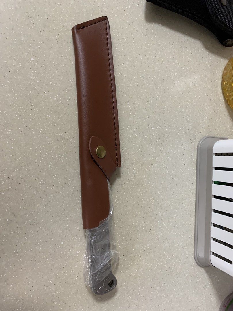 Knife with Leather Sheath441269993205278720