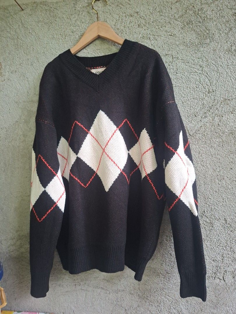 Knitted Jackets (Category: Coats, Jackets and Outerwear) located in Tuburan. Submitted by kimoii (Listing ID 1435181438, Image 1). Description: size:22W×28L no issue excellent condition.