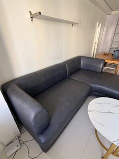 (Category: ) located in . Submitted by corner.closet (Listing ID 1435236288, Image 1). Description: .