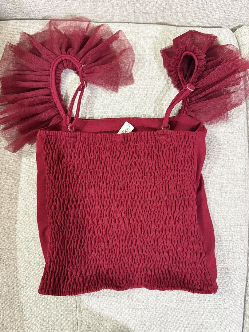 Laila and Lyra Top Size 12 (Category: Babies & Kids Fashion) located in Pasig City. Submitted by revolveisland (Listing ID 1435319039, Image 3). Description: .
