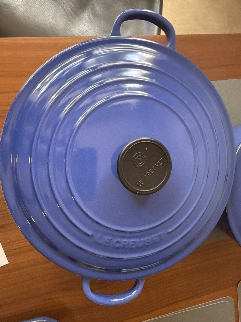 Le Creuset 26cm Round Dutch Oven - Blue