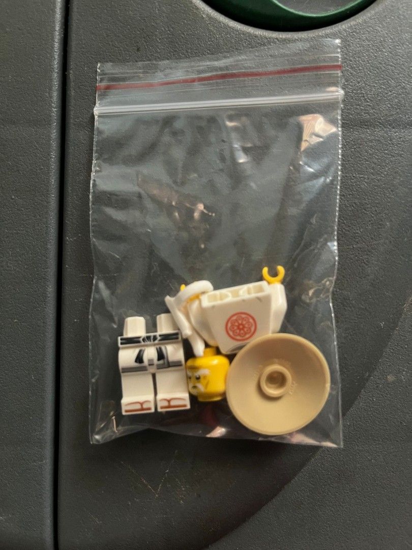 Lego Ninjago Minifigures (Category: Lego & Building Sets) located in Cavite. Submitted by vj_mp (Listing ID 1435241195, Image 3). Description: - Brand New Lego Ninjago Minifigures (Samurai X, Sensei Wu, Elemental Master of Lightning) - Samurai X - 300 - Sensei Wu - 300 - Elemental Master of Lightning - 700 - With Complete Weapons and Accessories - Unbuilt - Includes torsos, heads, hair pieces, and accessories - Perfect for expanding your collecti