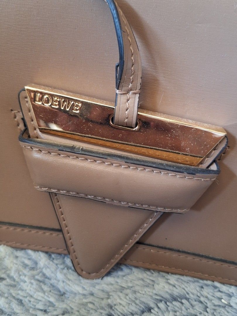 Loewe Barcelona handbag (Category: Luxury Bags & Wallets) located in Puerto Princesa. Submitted by jercksthriftph (Listing ID 1435201399, Image 2). Description: Loewe Barcelona handbag Excellent Condition need cleaning item is thrifted/ukay.