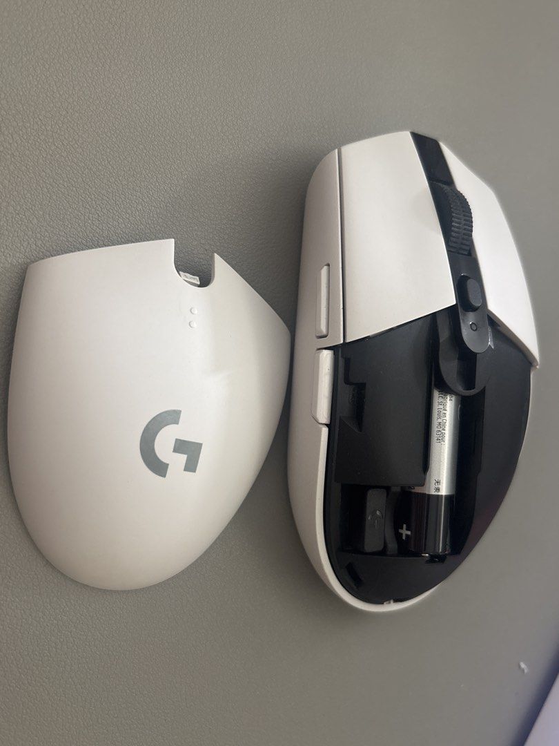 Logitech G304 Wireless Gaming Mouse - White441194273183508483