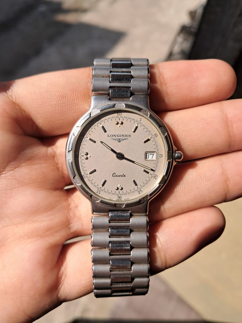 Longines Conquest Quartz Date (Category: Luxury Watches) located in General Santos City (Dadiangas). Submitted by pureturtle_033 (Listing ID 1435286604, Image 3). Description: Longines Conquest Quartz Ultra Thin Watch Men's Variant Clean Grey Dial Very Good Condition Konting punas lang sa bracelet mukhang bnew na. Natatanggal yang mga brown2 sa strap. .