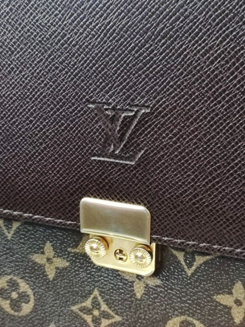 Louis Vuitton Document Bag (Category: Luxury Bags & Wallets) located in Santa Rosa. Submitted by sassycollection. (Listing ID 1435333452, Image 3). Description: Preloved No issues in corners (rubs) Structured In pristine condition Monogram design Crossbody or handbag.