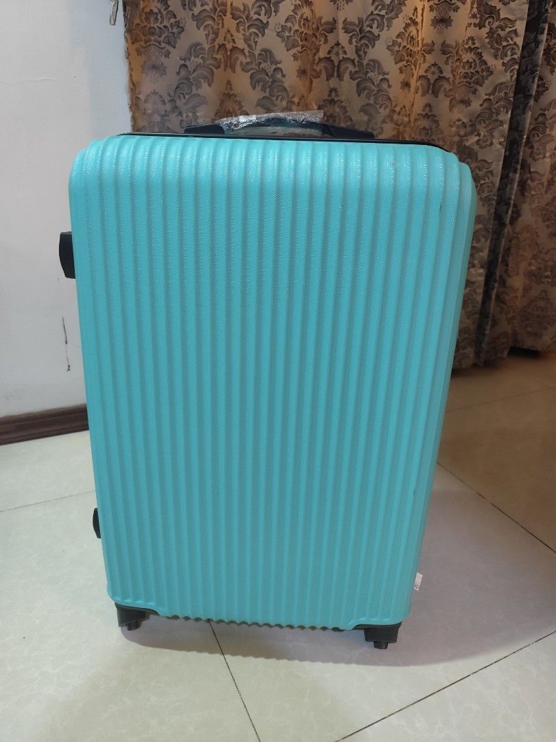 luggage M size 4-wheel Maleta suitcase (Category: Luggage) located in Rizal. Submitted by korokke.merch (Listing ID 1435241325, Image 1). Description: Maleta Luggage suitcase LAST PRICE, WAG PO BARAT M size 4-wheel luggage suitcase Teal green color NOT TSA LOCK +df if getting via lalamove. Pickup at address = 🆗 lalamove = 🆗 lalamove = payment first before i give to the rider. NO COD ❌ Bought from Japan and used only once Condition : Good as New
