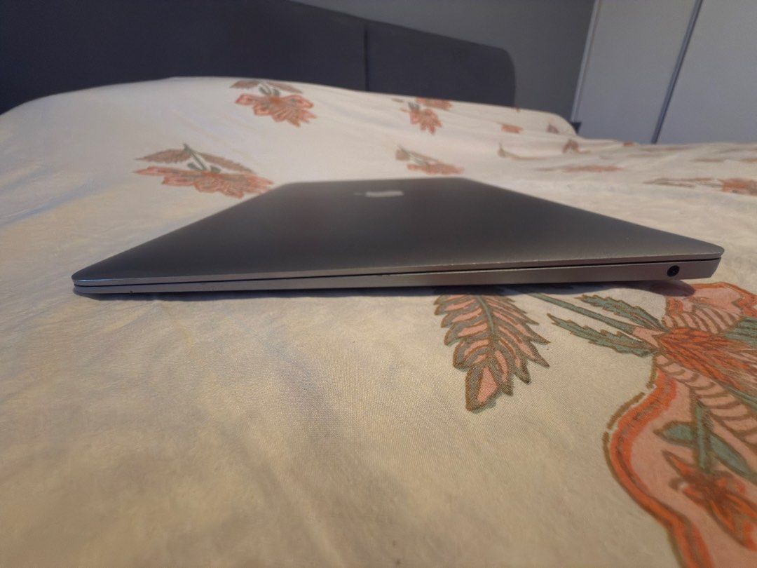 M1 Apple MacBook Air - Space Grey441311361531924483